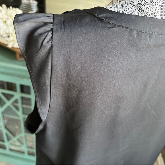 APT. 9 Black Flutter Sleeve V-Neck Sleeveless Blouse Size Large - Picture 6 of 11